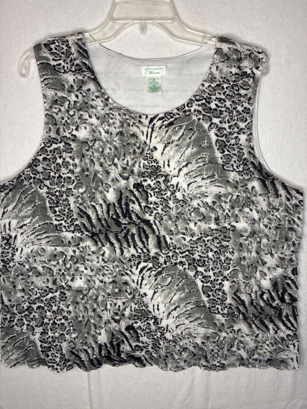 Laura Ashley Woman 1X Black White Animal Print Textured Tank Top Lined